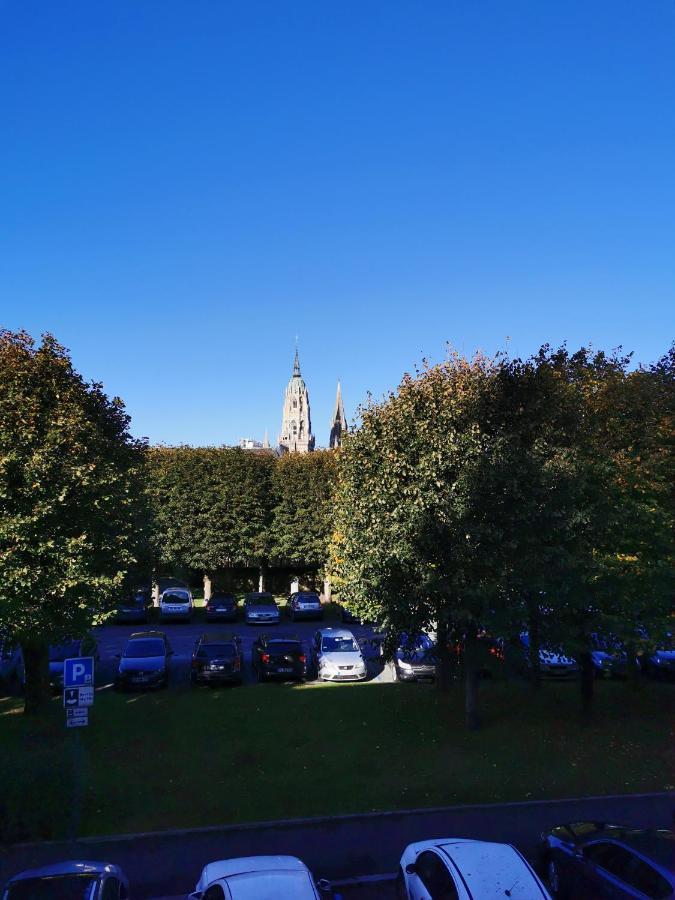 Appartement Avec Vue Sur Cathedrale Classe De Tourisme 3 Etoiles Bayeux Exterior foto
